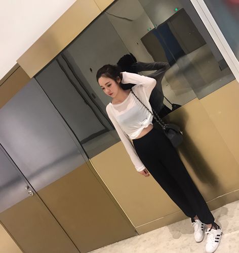 快手红人张欣美(快手号XXX)凭借什么内容风格走红?她的账号运营有哪些独特策略?