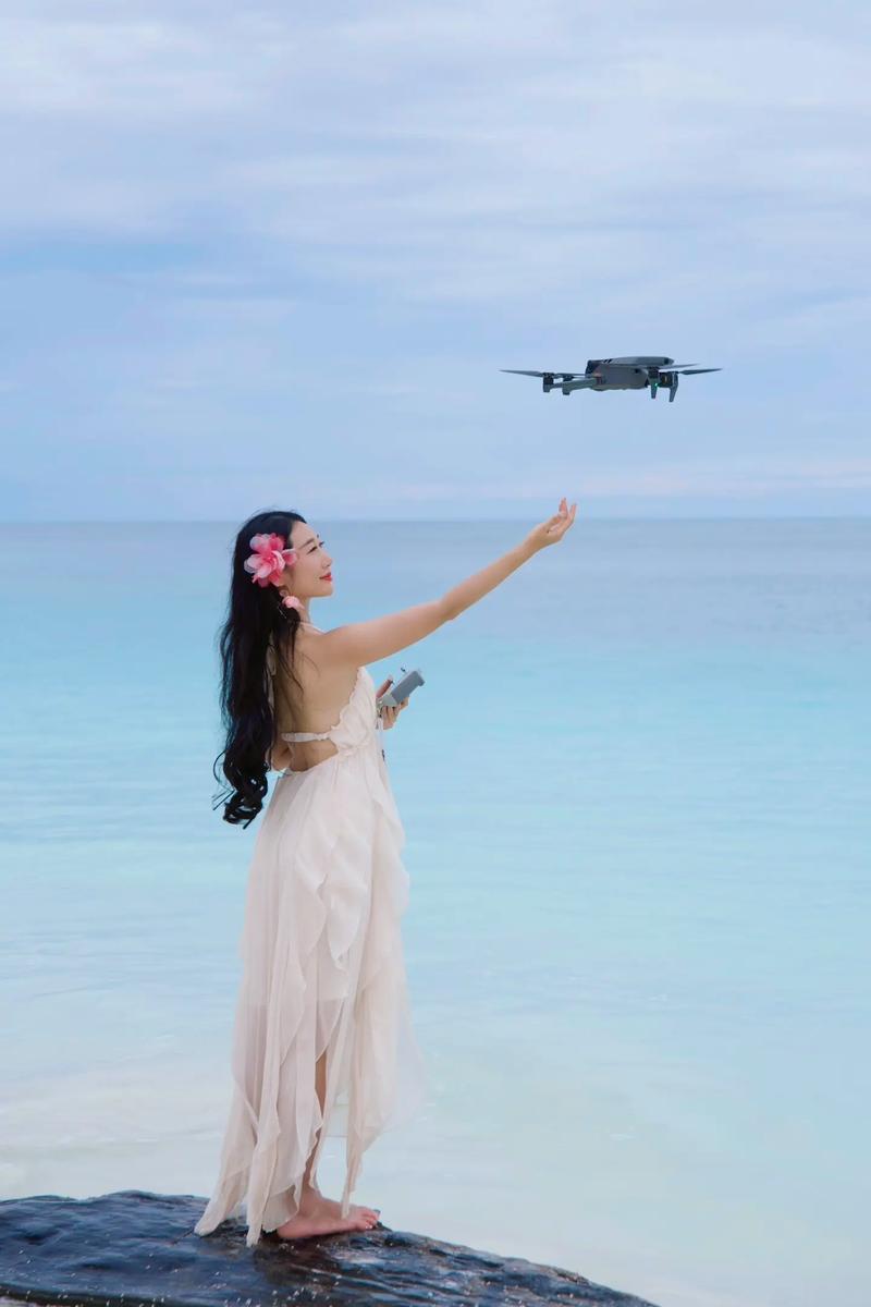 抖音衣服飞起怎么拍的