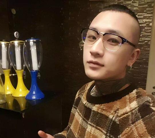 快手方丈是不是整容了