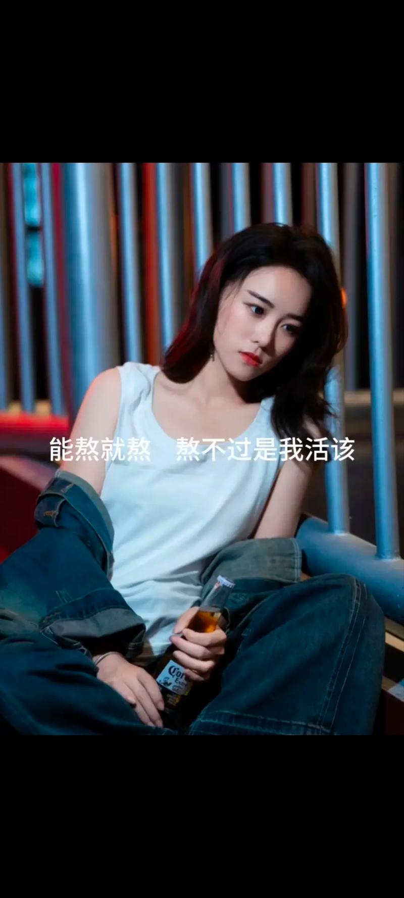 快手视频文字控怎么写才能既抓眼球又传递核心信息?爆款标题+字幕排版+情绪共鸣的底层逻辑是什么?