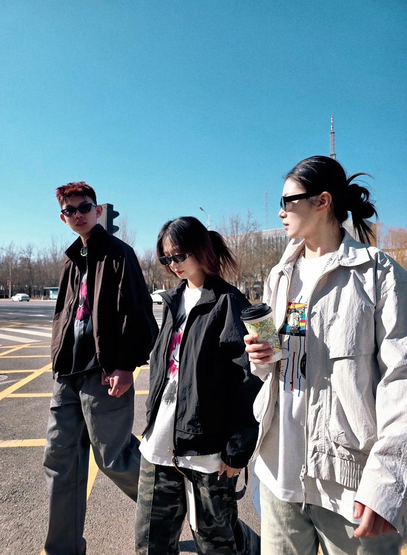 chunman抖音这个账号的内容风格为何能吸引大量粉丝?其创作背后有什么独特的故事吗?