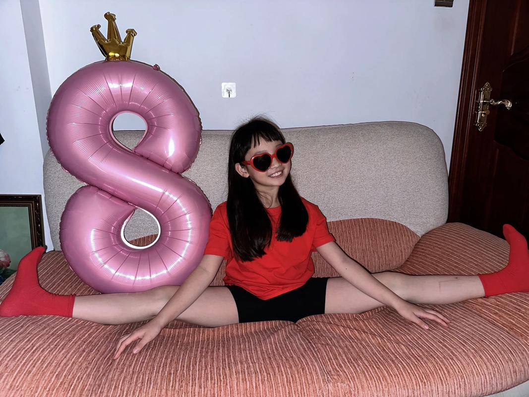 9岁女孩运营抖音号引关注,未成年网络账号边界该如何界定?