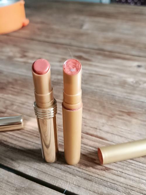 露华浓HD唇釉小红书爆火,是真实好用还是滤镜陷阱?持色、显白度到底值不值得冲?