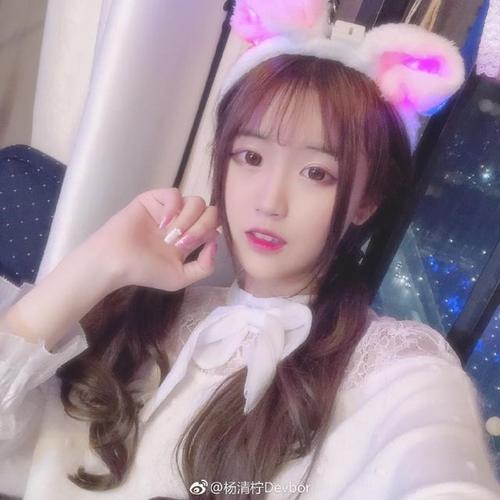 快手平台好看网红众多,不同风格如何定义好看?颜值、才艺还是特色内容更吸引你?