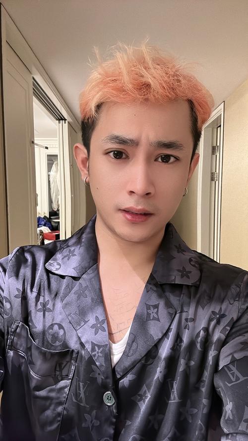 快手红人吴迪的真实身份揭秘，他究竟是哪里人，背后又有着怎样的成长故事？