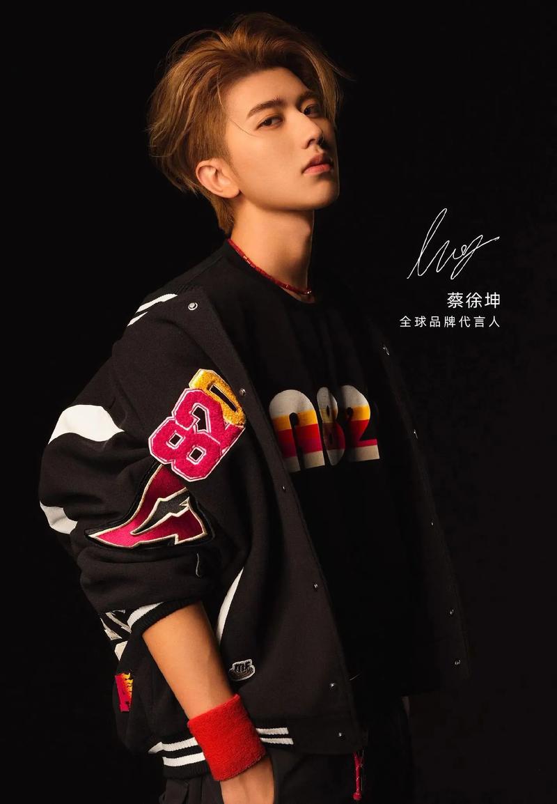 为什么小红书网页版搜索蔡徐坤会出现大量无关内容？平台的内容推荐机制是否存在漏洞？