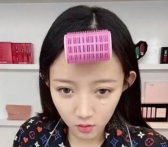 快手社会摇小伊伊视频爆火背后,是大众娱乐需求还是低俗内容狂欢?