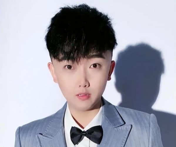 2025快手红人同款热潮背后，哪些单品能真正引爆流量，又藏着哪些被忽略的消费陷阱？