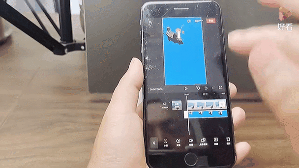 快手照片会动是怎么实现的？需要什么工具或技巧？求详细教程！