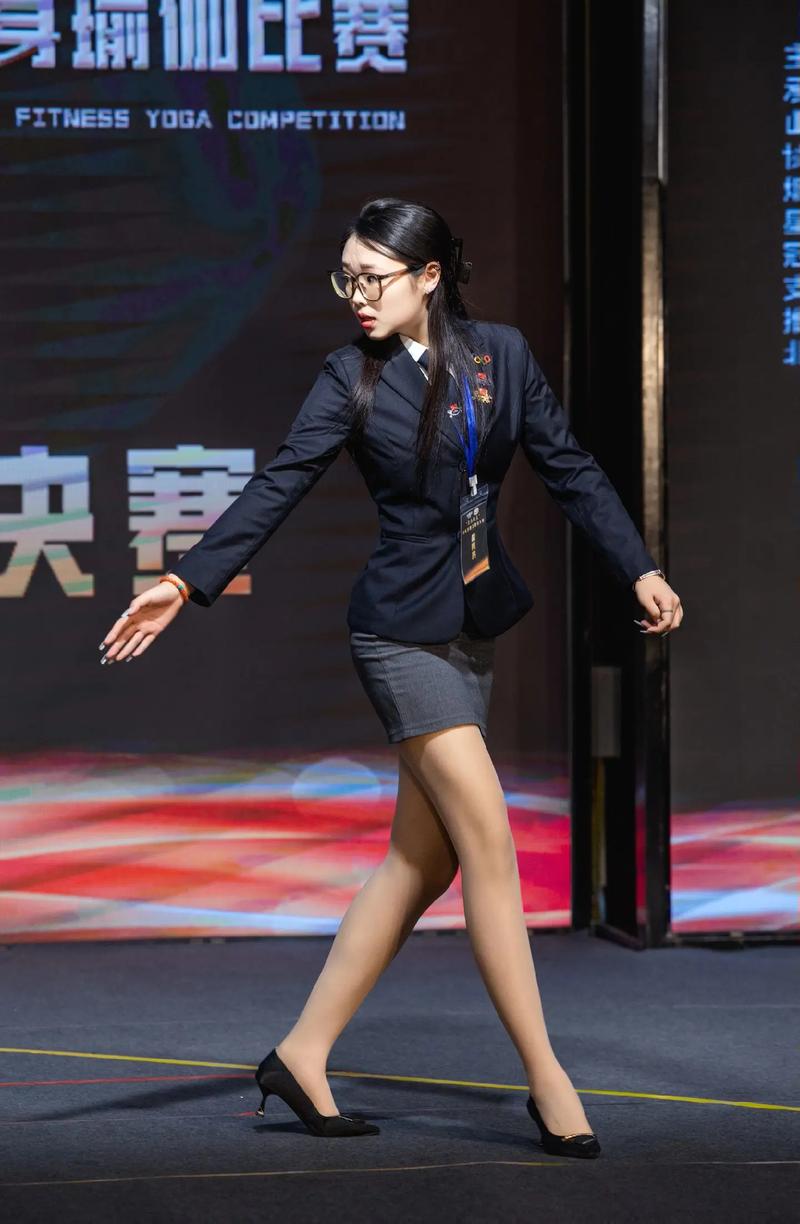 李雨霏抖音个人资料隐藏了哪些不为人知的背景故事与成长经历？