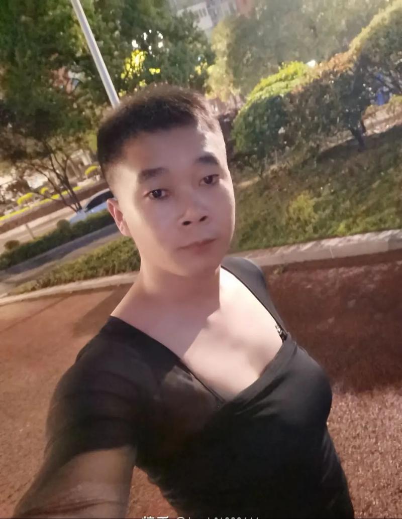 快手上‘很骚’的男生为何走红？是真实个性还是表演流量？