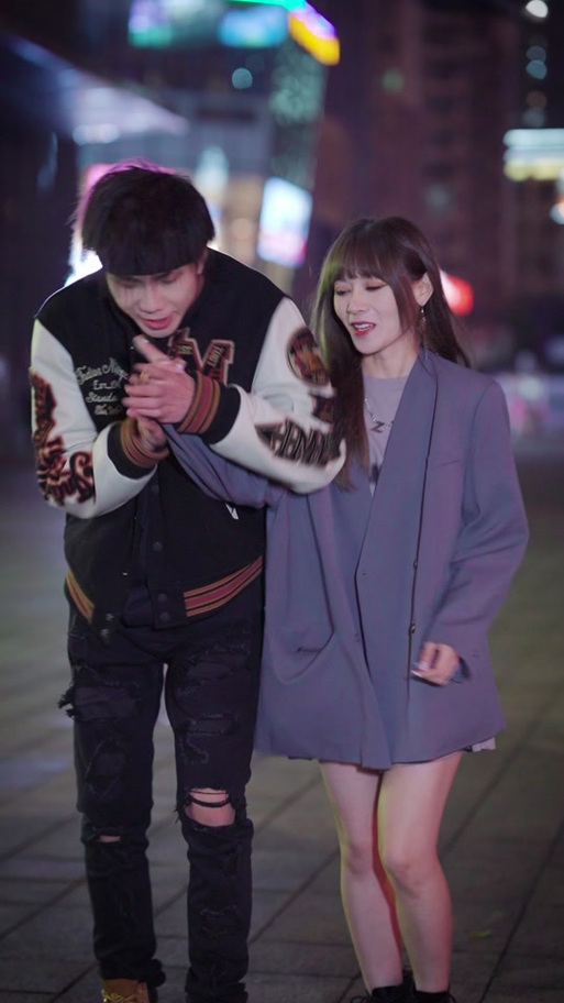 快手王小五怎么了？近期为何频繁引发网友热议，背后是否涉及不为人知的事件？