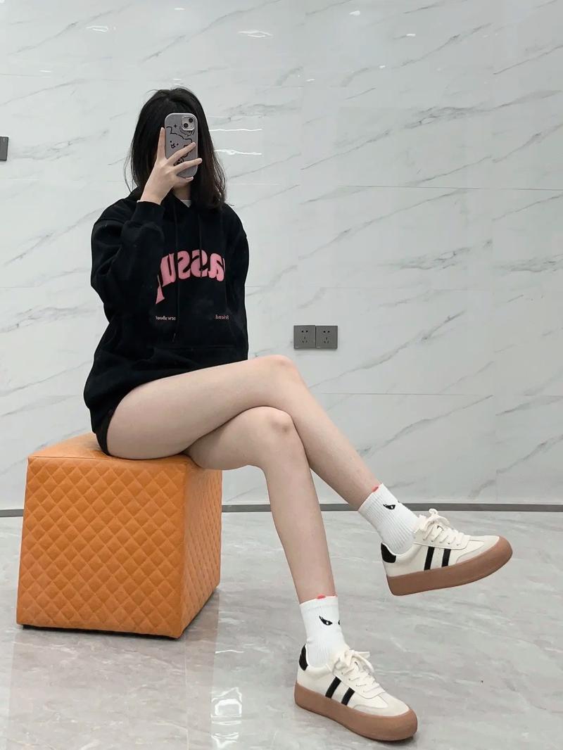 快手腿很长的一个女的为何走红？是真实比例还是镜头技巧下的视觉错觉？