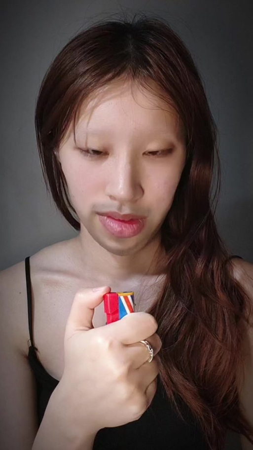 抖音化妆视频的BGM为何总能精准戳中观众情绪？热门BGM背后藏着怎样的音乐选择逻辑？