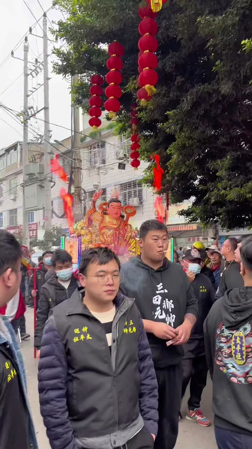 为什么抖音上咚咚咚BGM能火成洗脑神曲?它藏着什么让人忍不住循环的魔力?