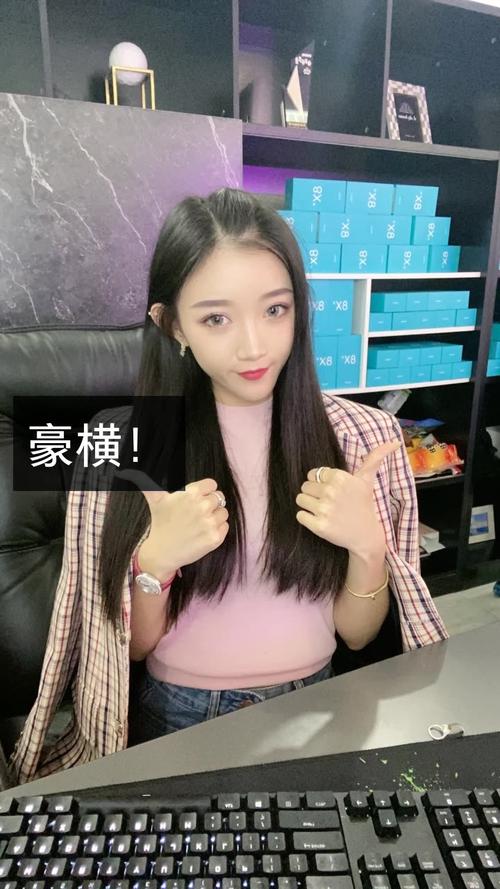 小伊伊她爸爸的快手号背后藏着什么故事？为何值得关注？