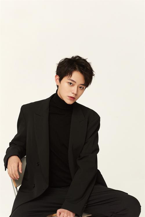 快手叫苏晨欧巴的照片引发关注，这位欧巴是谁？照片背后有何故事？为何能吸引众多目光？