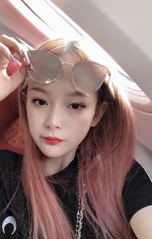 快手周周小可爱的家境背后，是真实生活的温暖还是流量打造的人设？