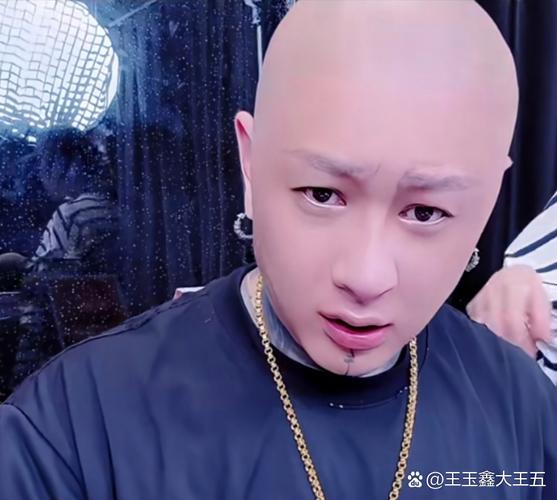 杀马特陈嘉佑的快手号背后，藏着怎样的亚文化逆袭故事？