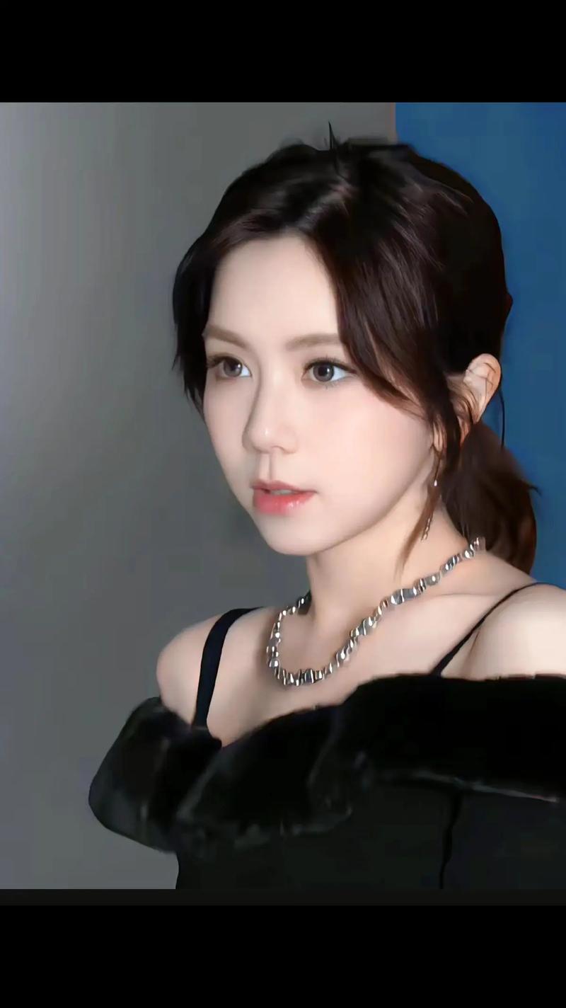 快手上邓紫棋替身走红，是巧合还是刻意模仿？网友，这相似度也太离谱了吧？