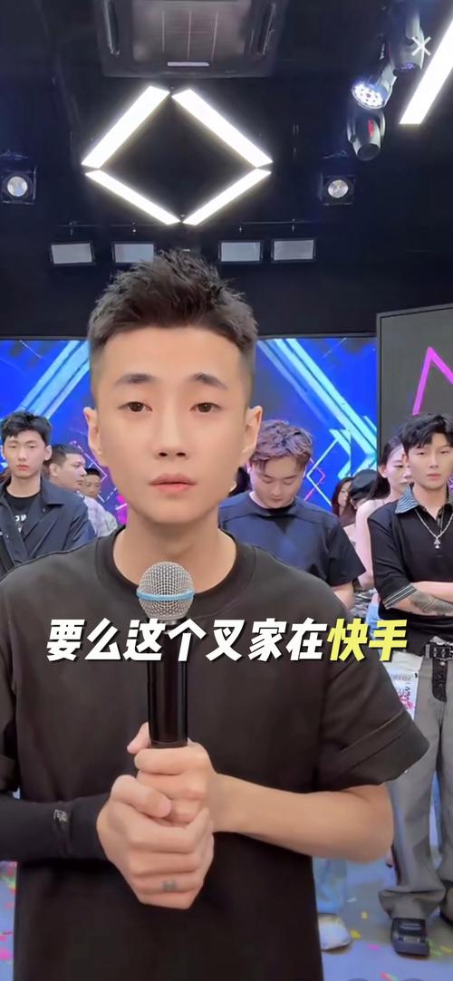 快手刘叉叉的英文歌为何能引发跨文化共鸣？她的发音技巧与情感表达有何独特之处？