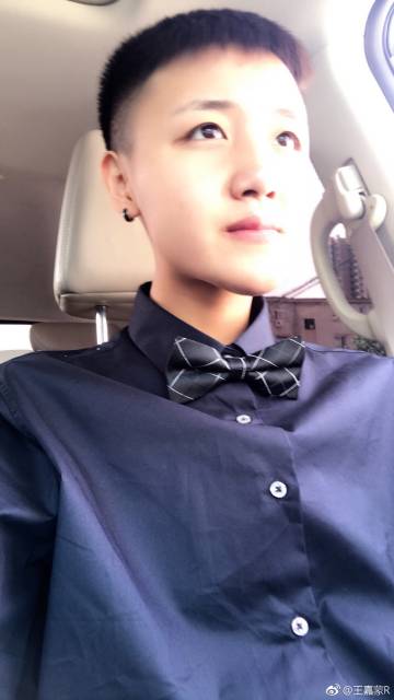 快手气质顽童真实名字是什么？他的真实身份背景又藏着哪些故事？