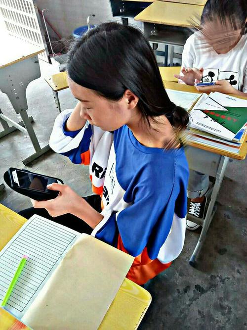 快手余三桂与思雨突然分手，这场曾轰动平台的甜蜜恋情究竟缘何走向终结？背后是否藏着不为人知的矛盾或现实压力？