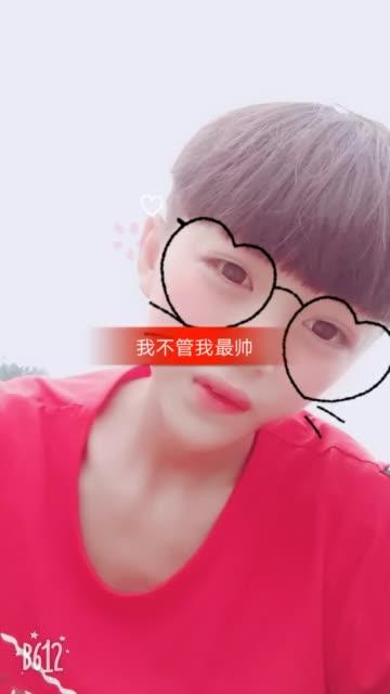 我不管我最帅是谁快手这句话是在表达自我肯定还是网络玩梗？背后反映了怎样的社交心理？