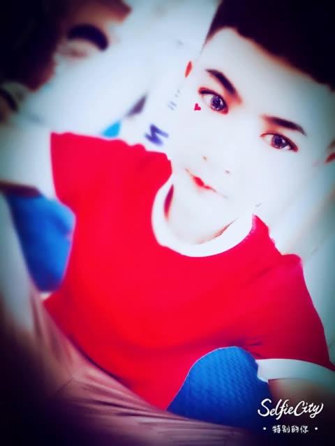 小白龙女友大橙子快手，这对情侣如何通过短视频打造独特人设并吸引粉丝？