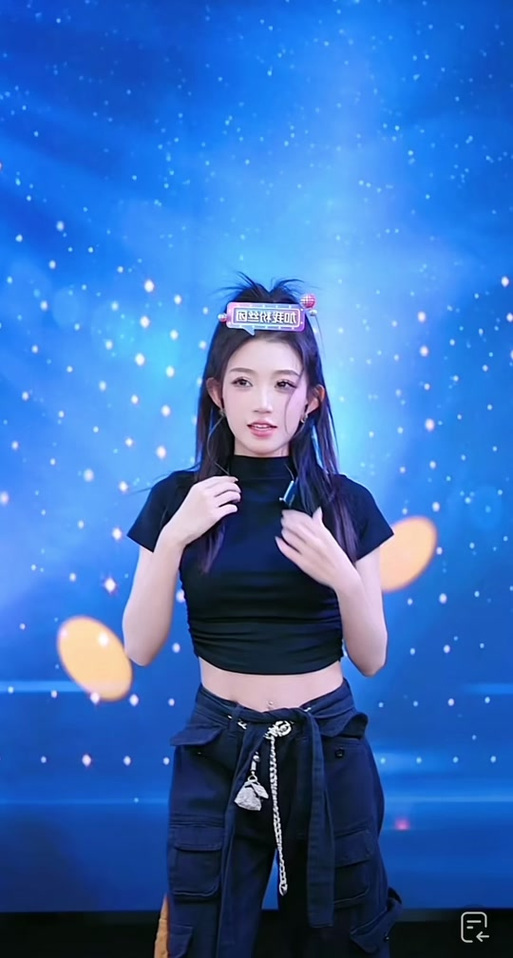 快手小伊伊打糕舞歌曲名是什么？这首歌的完整歌名和演唱者信息是什么？