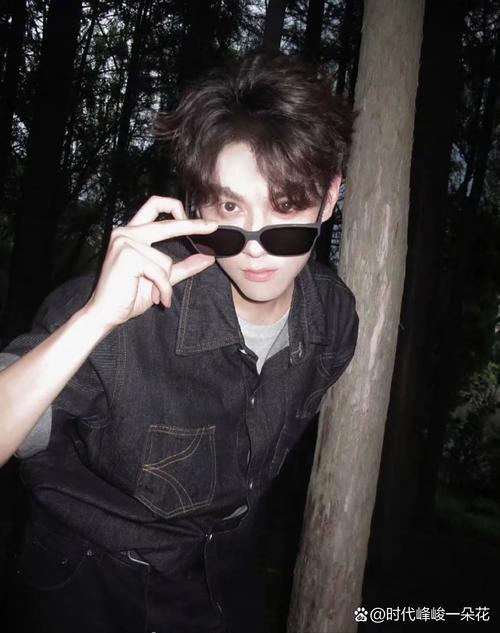 炫迈男朋友小川的快手号是多少？他的日常内容有哪些看点？