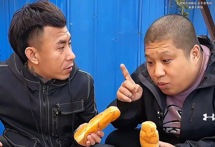 天镇虎哥的快手直播间为何能吸引众多观众？他的直播内容有何独特魅力？