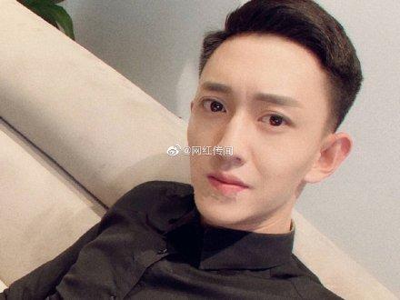 为什么快手李耀阳的眉毛图片能引发网友热议，他的眉毛有何独特魅力或故事？