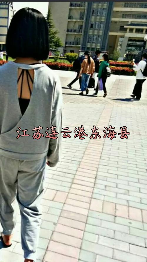 快手佳伟因何种具体违法犯罪行为被判处刑罚,其案件涉及哪些关键法律问题与社会影响?