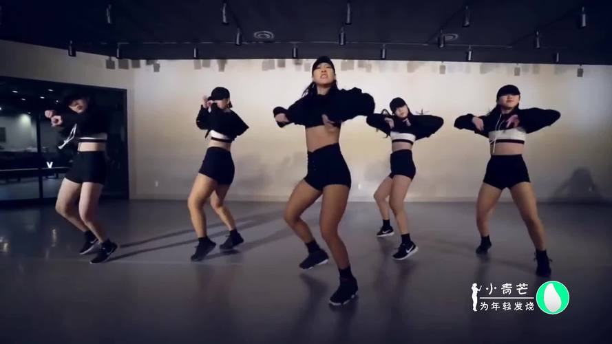 为什么抖音上boom配舞能一夜爆火？这背后藏着怎样的流量密码？