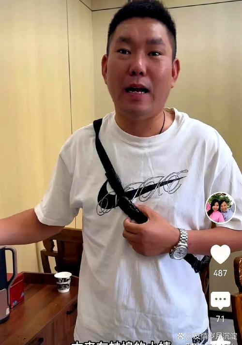 快手新民小豪哥的父亲是谁?他的家庭背景和人生经历是怎样的?